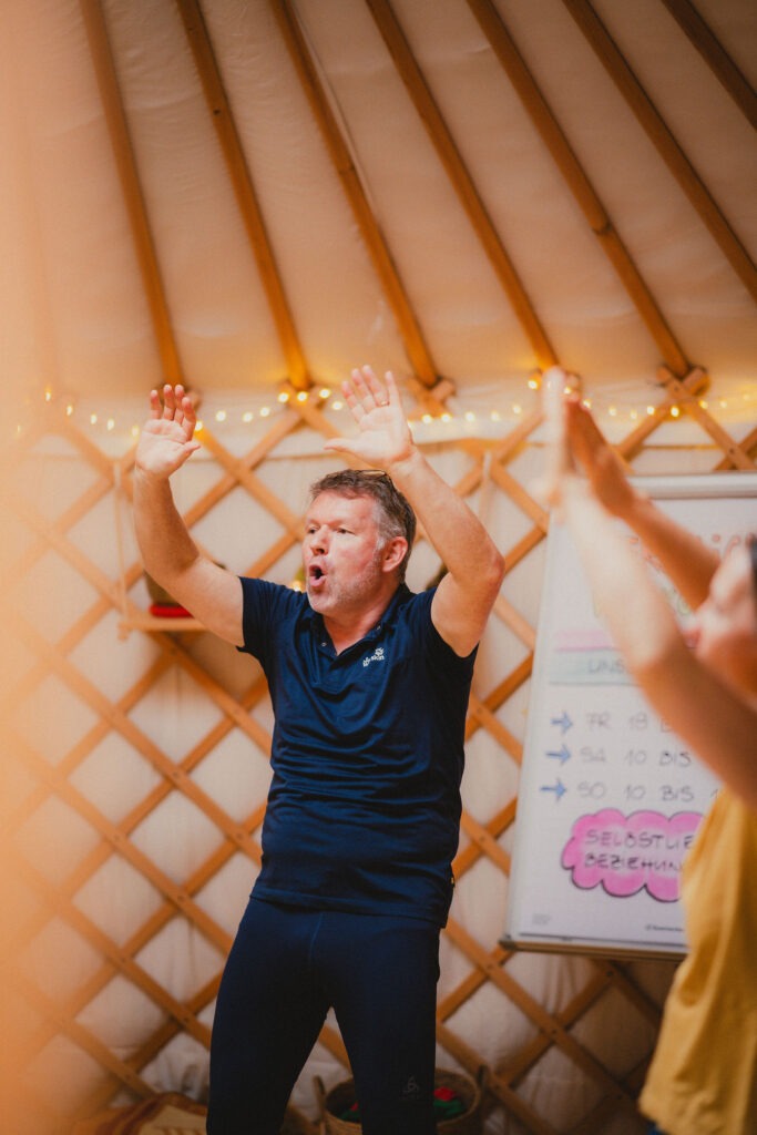 Mit Körpertherapie ins Glück! Therapie und Nachsorge-Seminare bei Depression, Burnout und Trauma sowie Missbrauch, Narzissmus und Mobbing in Offenburg.